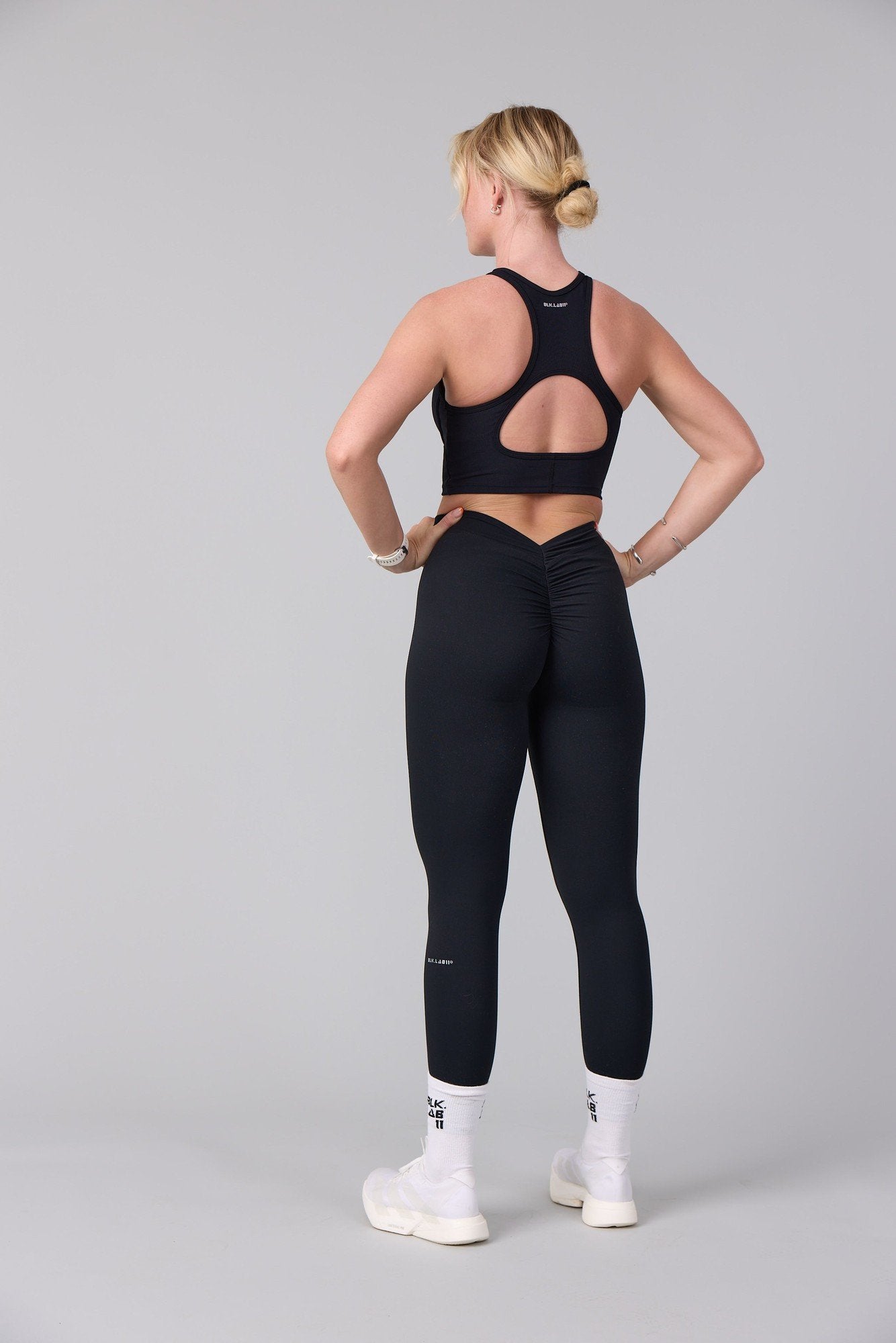 11ELEGANCE SPORTS BRA hover