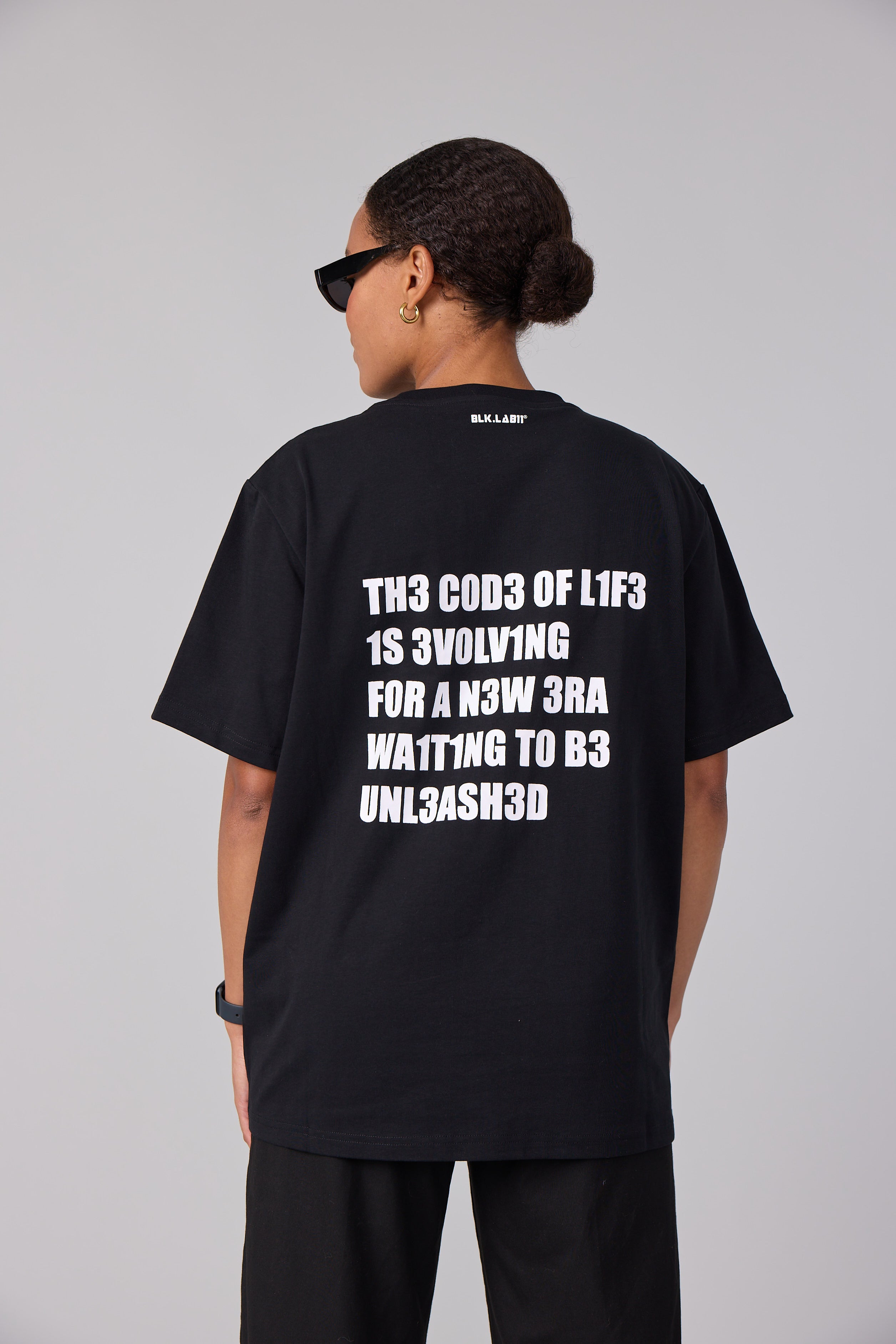 11REFLECT ICON BOX TEE #2 hover
